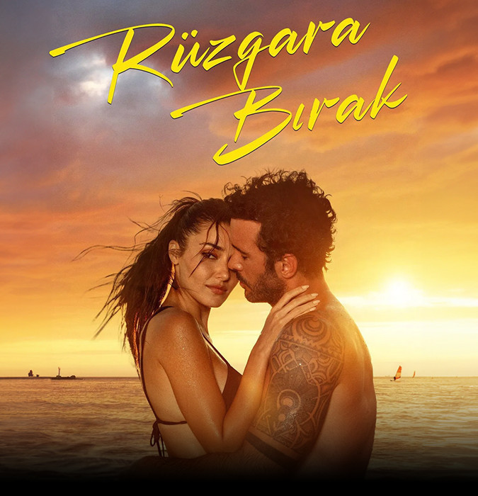 “Rüzgara bırak” filmin nümayişi