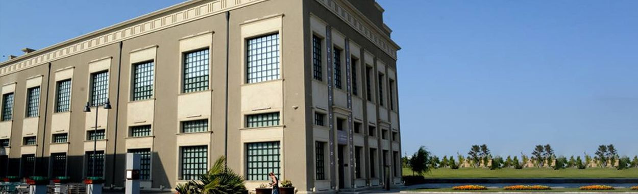 Bakı bulvarının ərazisi, XX-XXI əsrlər Azərbaycan Rəngkarlığı Muzeyinin yaxınlığı (LED ekran)