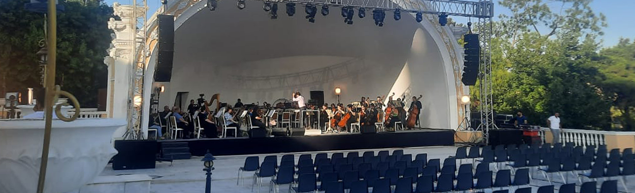 Azərbaycan Dövlət Akademik Filarmoniyasının yay zalı