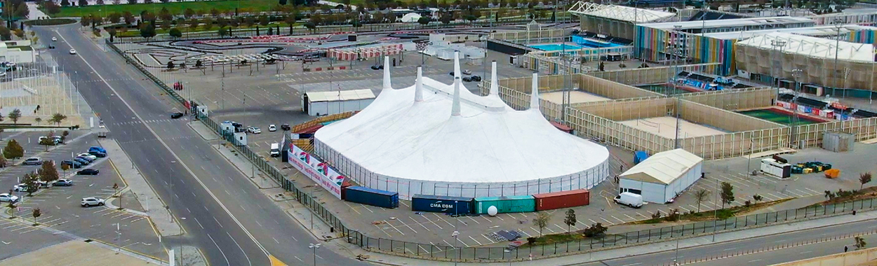 Цирк-шапито (рядом с Дворцом водных видов спорта)