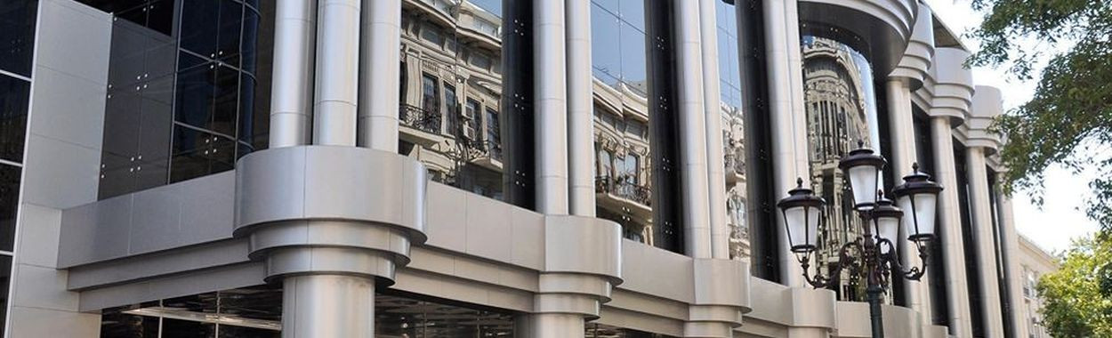 Milli Gənc Tamaşaçılar ( kiçik səhnə )